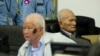 Khieu Samphan dan Nuon Chea dalam persidangan pengadilan Khmer Merah, 2013. (Courtesy Image: Mark Peters/ECCC)