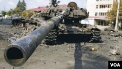 В результаті російсько-грузинського збройного конфлікту 2008 року сотні людей загинули, а сотні тисяч вимушено покинули свої домівки