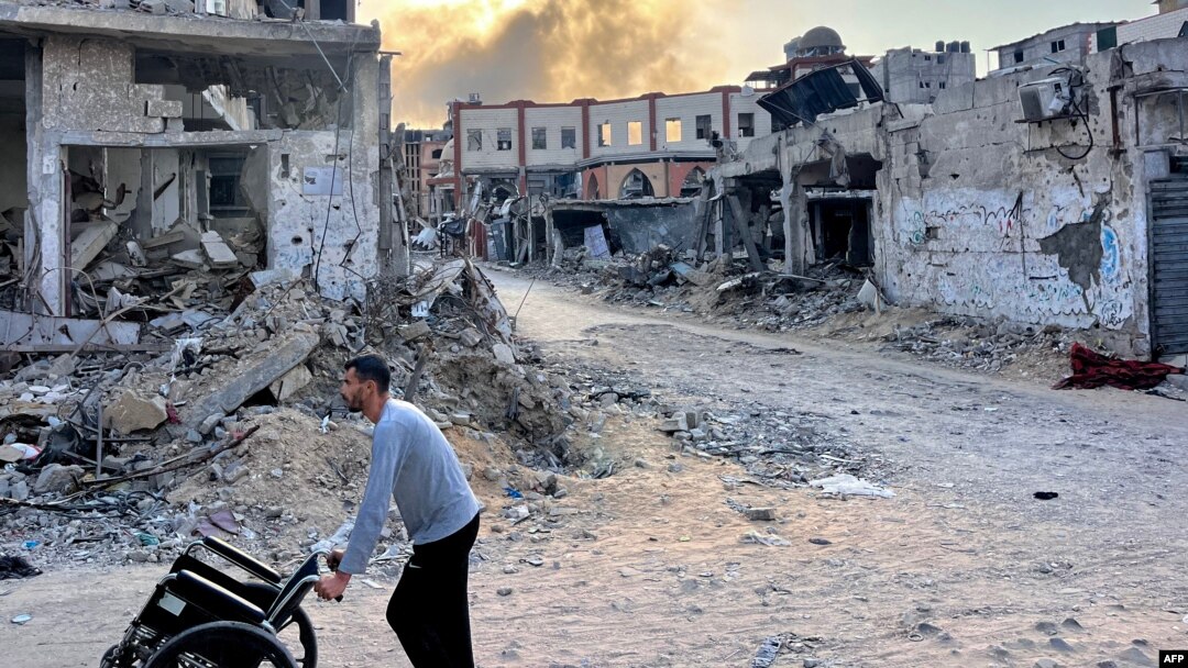 Dim iznad Pojasa Gaze posle izraelskog bombardovanja (Foto: AFP)