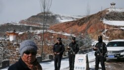 གསུམ་བཅུའི་དུས་དྲན་སྔ་རོལ་འདིར་མཚོ་སྔོན་ཕྱོགས་སུ་དམ་དྲག