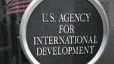Вывеска на здании Агентства США по международному развитию (USAID)