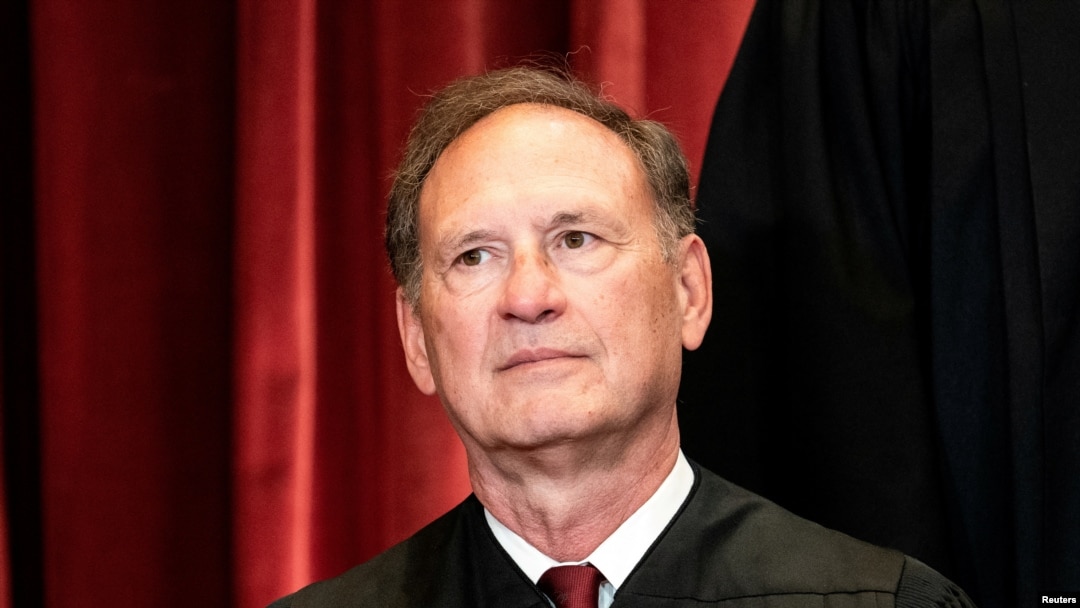 Sudija Semjuel Alito, prilikom poziranja sudija Vrhovnog suda za grupnu fotografiju, 23. aprila 2021. godine.Sudija Vrhovnog suda Alito prihvatio putovanje koje su platili republikanski donatori