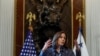 ARCHIVO - La vicepresidenta de EEUU Kamala Harris habla en la Universidad Internacional de la Florida en agosto de 2022.
