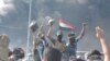 Manifestantes iraquíes protestan contra el gobierno en la ciudad sureña de Nassiriya el 28 de noviembre de 2019.