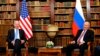 Presidente americano Joe Biden (esq) e Presidente russo Vladimir Putin, em Genebra, Suíça, 16 de Junho de 2021