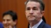  美国维吉尼亚州州长诺瑟姆(Ralph Northam)准备在记者会上讲话（2019年1月31日）