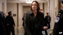 Fiona Hill, mantan pakar utama mengenai Rusia di Dewan Keamanan Nasional AS tiba di Gedung Capitol, Washington, D.C., 21 November 2019.
