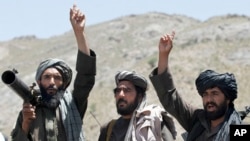 مقام‌های محلی ارقامی متفاوت از کشته‌گان اردوی افغان در فراه ارائه کرده اند