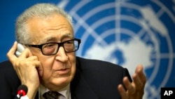 Đặc sứ Liên hiệp quốc - Liên đoàn Ả Rập Lakhdar Brahimi trong cuộc họp báo tại Trụ sở LHQ ở Geneve, ngày 11/2/2014. 
