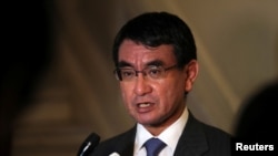 Menteri Luar Negeri Jepang Taro Kono mendesak Kamboja mengadakan pemilu yang bebas dan adil.